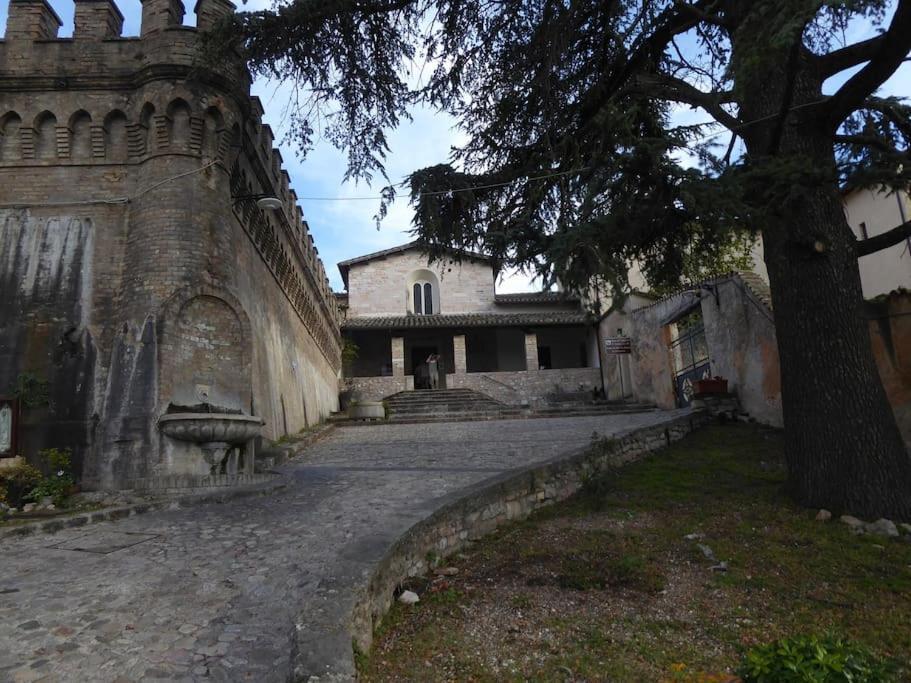 La Cantina Dei Cappuccini Spello Exterior foto